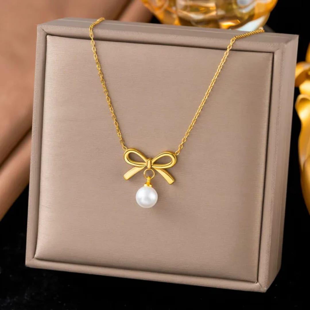 Bow & Pearl Drop Necklace