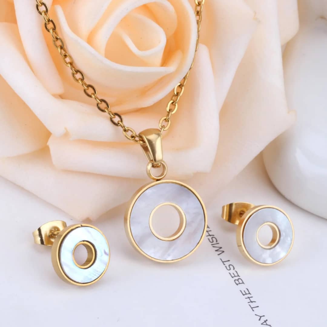 Mother of Pearl Circle Set